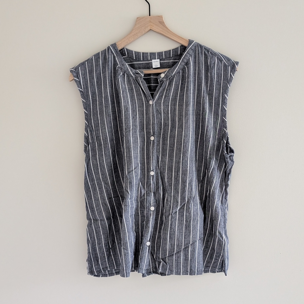 Old Navy Striped Sleeveless Button-Front Top